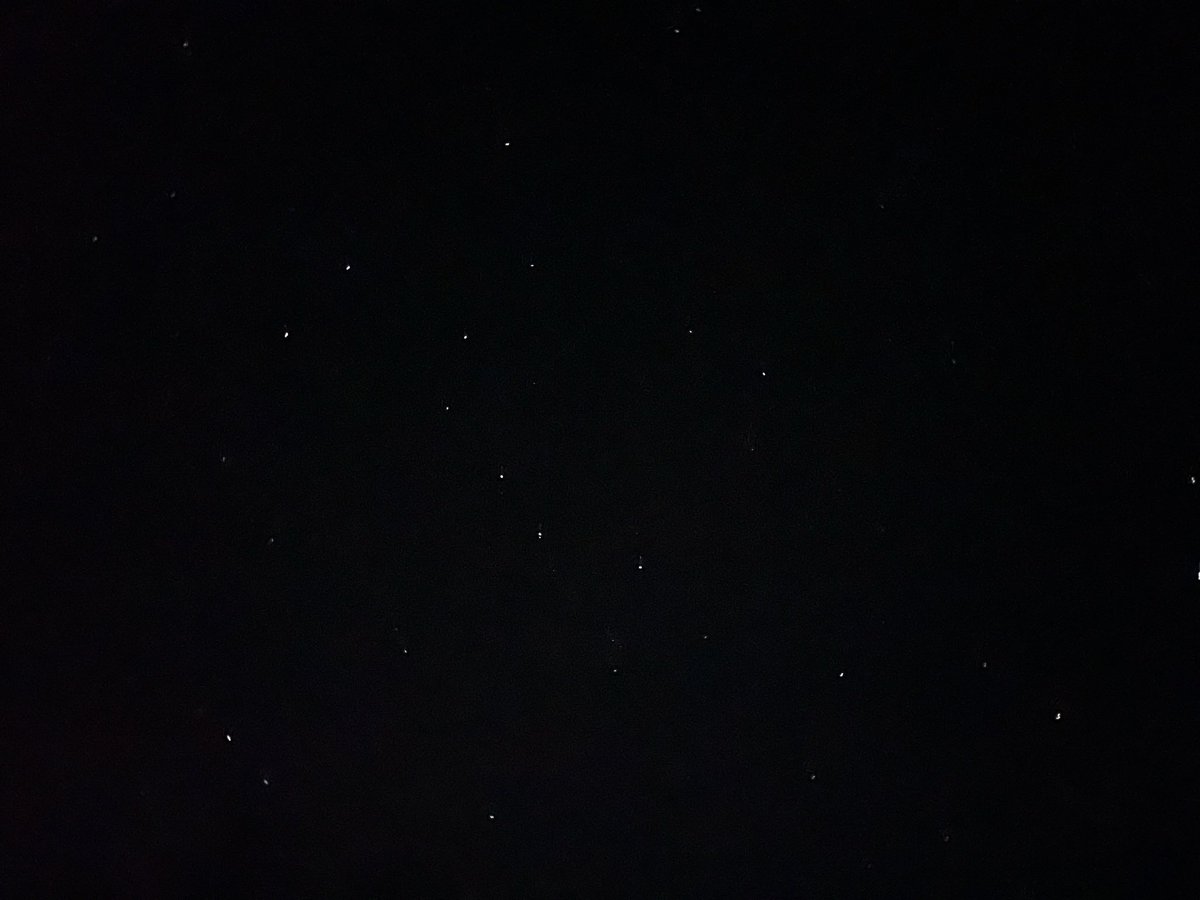 今日も遅くまでがんばったから、星が綺麗だ…