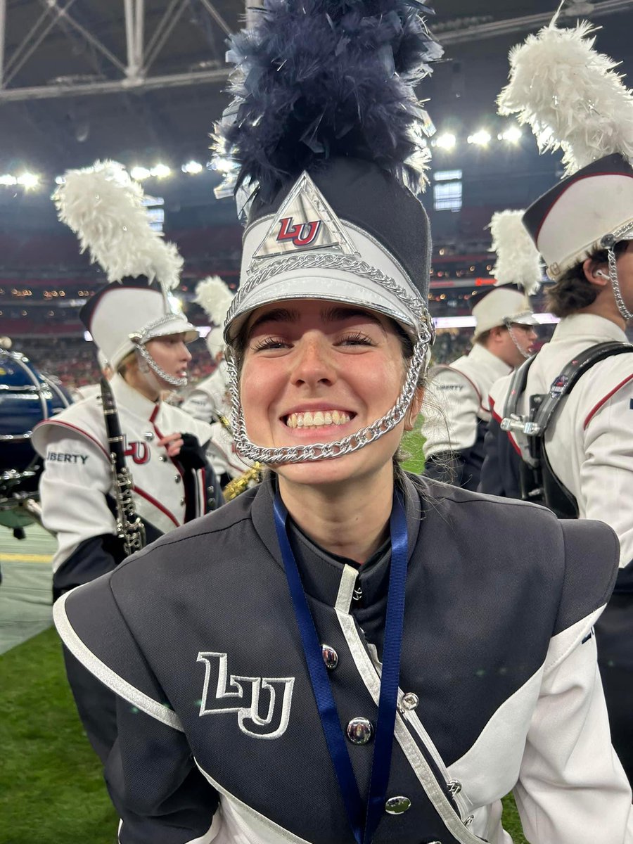 julieMcDPT's tweet image. The best thing about the #LTBC for me is getting to know other rabid Flames fans! Me: graduated LU ‘89/Emory ‘92. I’m a PhysTherapist/COO. have 4 Flames kids + 3 Flames spouses, 3 SOTM DM’s + 1 Band Prez, 4 cousins,4 nieces/nephews, season tix holders: football/MBB/WBB! #LU4LIFE