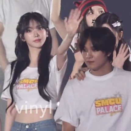 LHCKRN's tweet photo. HAECHAN AND KARINA TODAY OMGG 😭😭 https://t.co/rQzYZ90DDG