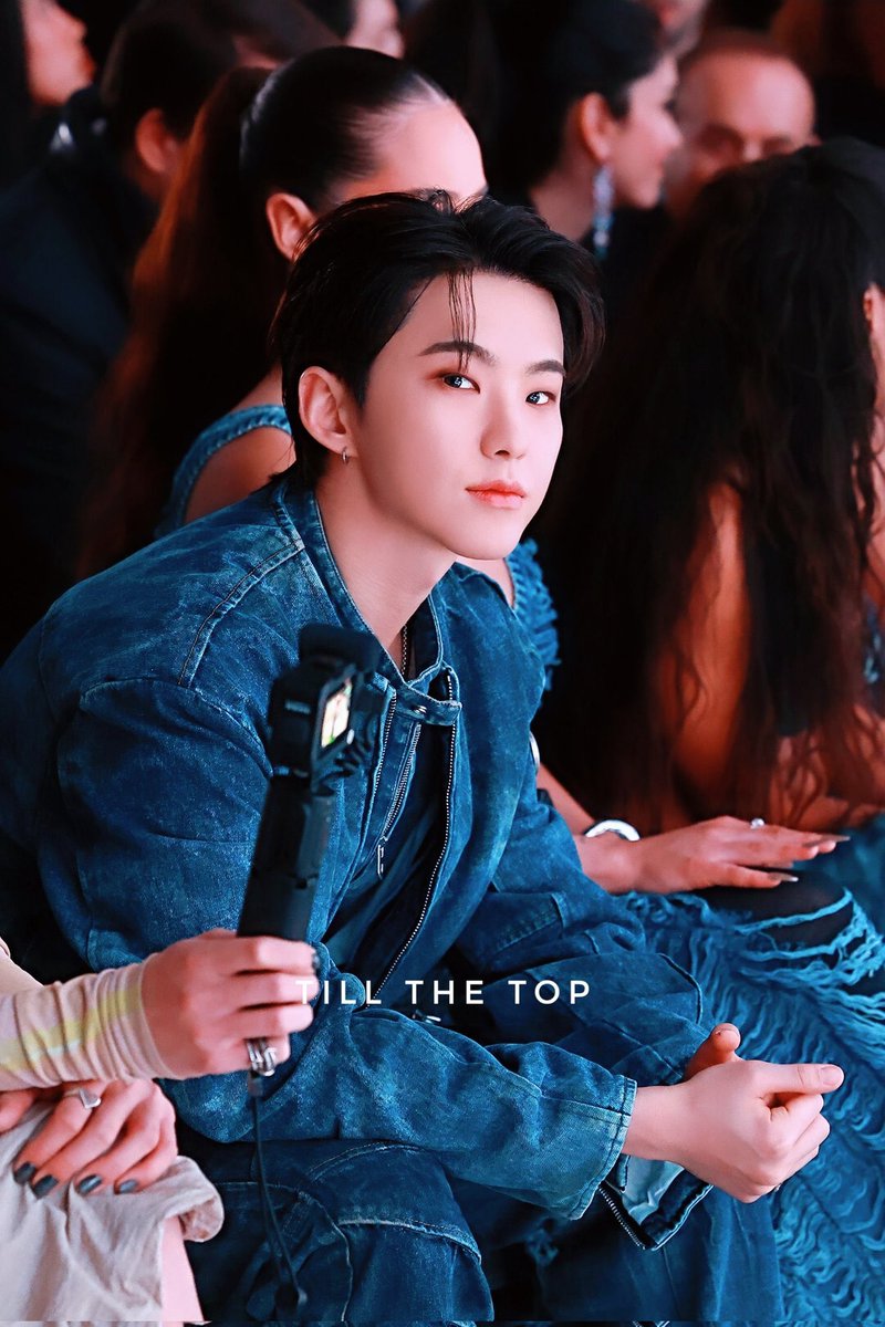 shua_enthusiast's tweet photo. what a cutie                       what a hottie https://t.co/Fx94dBYoTb