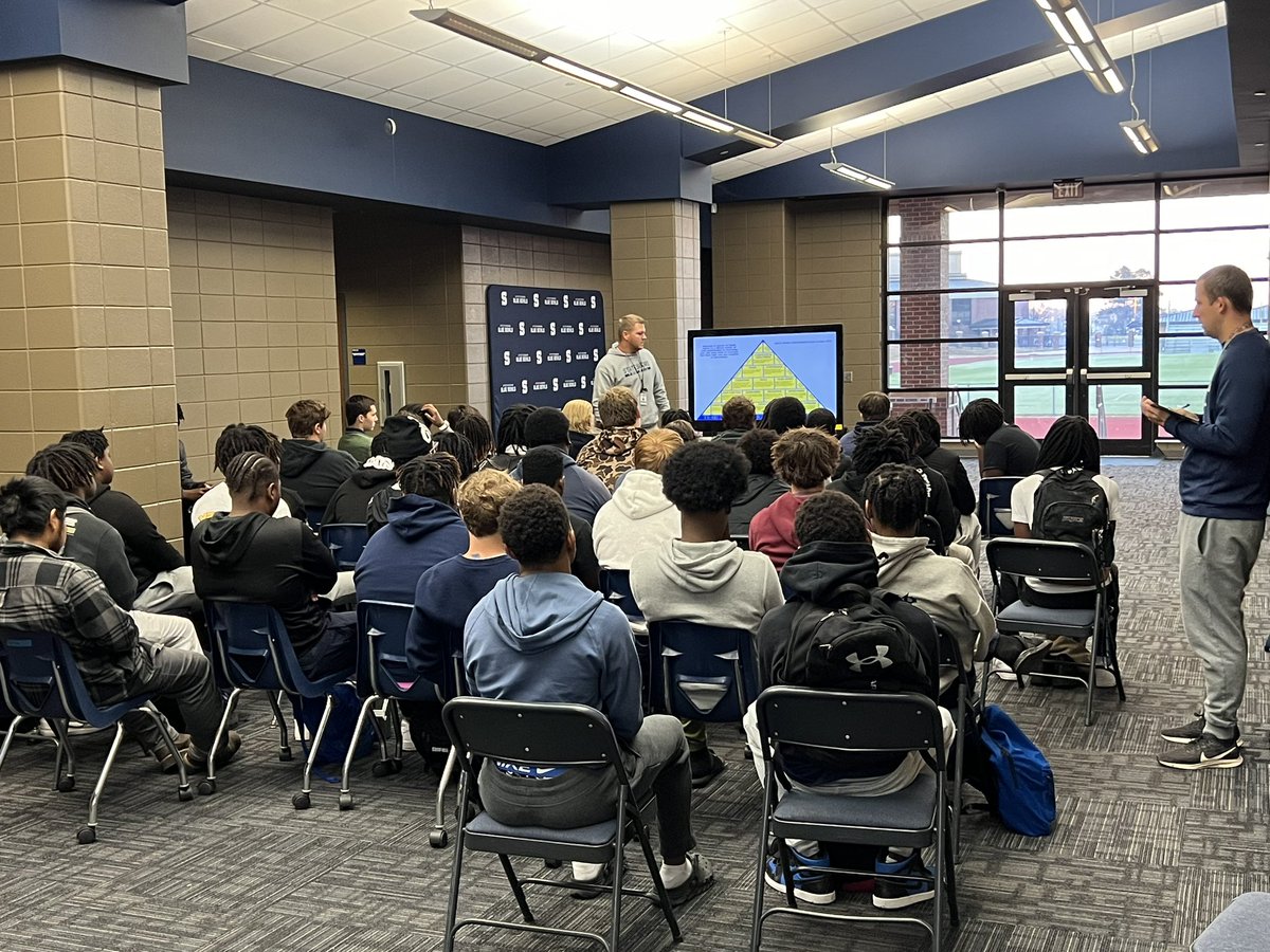 Character ED Wednesday delivered this morning by <a href="/coachjlord/">jacob lord</a>! Staying loyal to our core values! #BELT