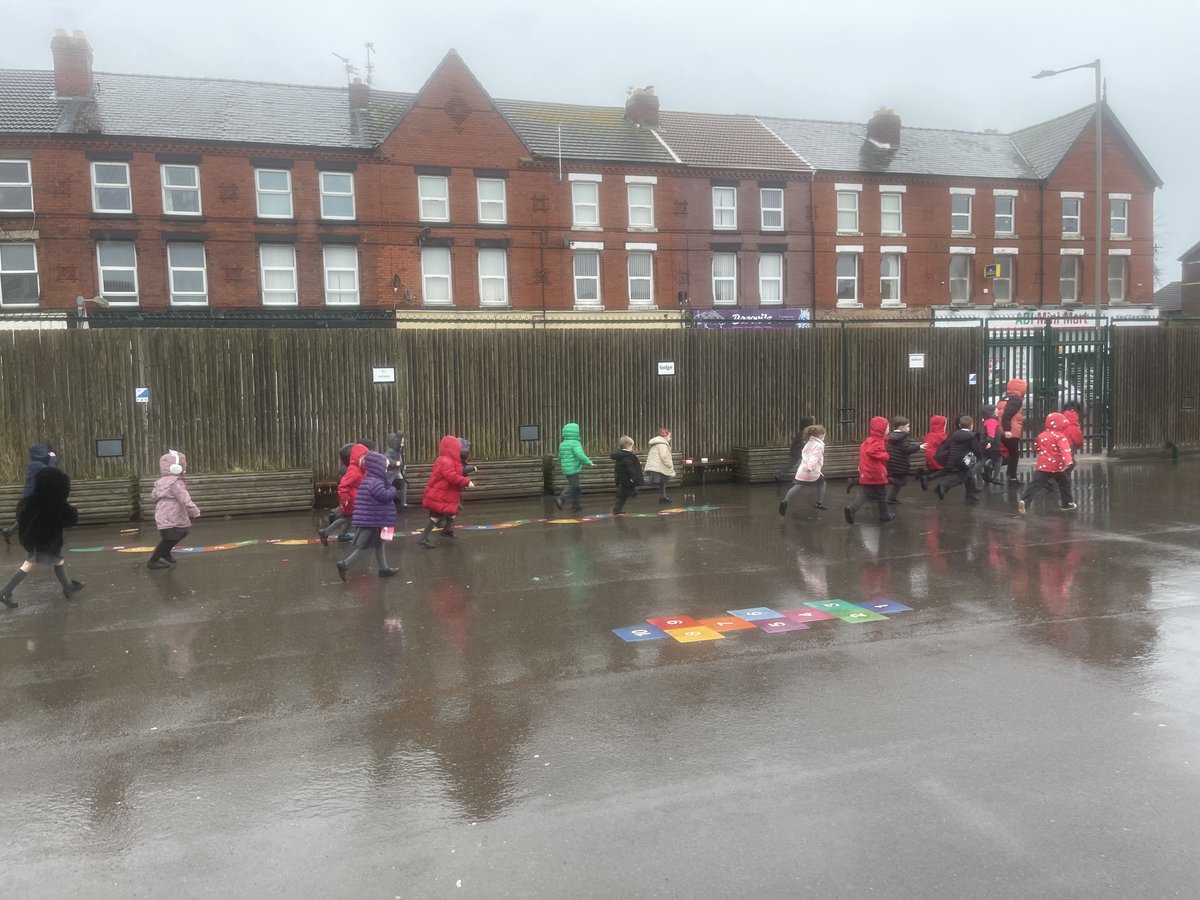 A rainy start as Reception kicked off their first Big Lent Walk! Well done, Reception! Every step you take makes a difference! @CAFODSchools @CAFODLiverpool