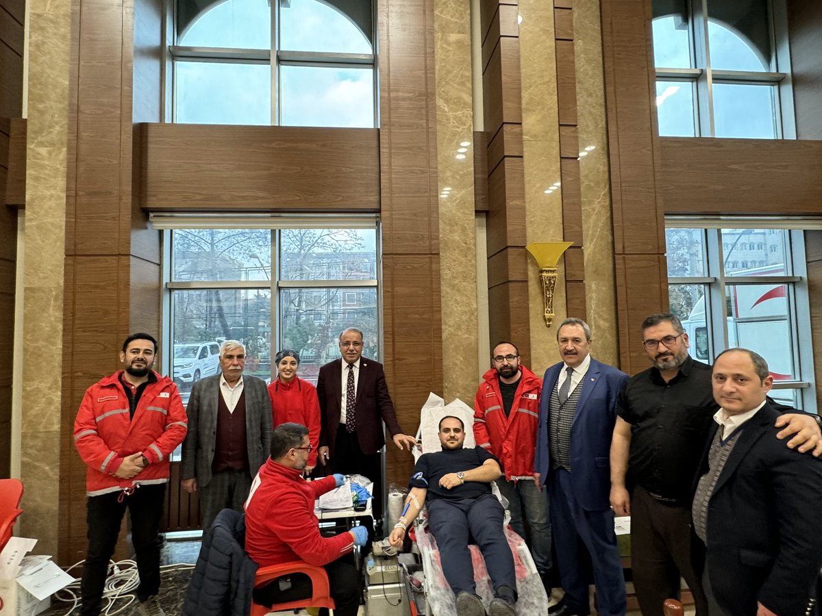 Sanliurfatb's tweet photo. Borsamız merkez binasında Kızılay için kan bağışı kampanyası düzenlenmiştir. Katılım sağlayan personelimiz ve vatandaşlarımıza teşekkür ederiz. 

@kizilayurfa https://t.co/j9TTsFxXBI