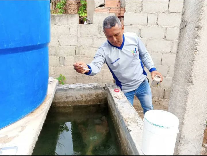 MalarioMerida18's tweet photo. Habitantes del sector Mucumbu atendidos con jornadas de abatización.
 Los residentes del sector Mucumbu de la parroquia Lagunillas del municipio Sucre, fueron protegidos a través de  jornada de abatizacion llevadas a cabo por Salud Ambiental. https://t.co/GAXYOtpx0G