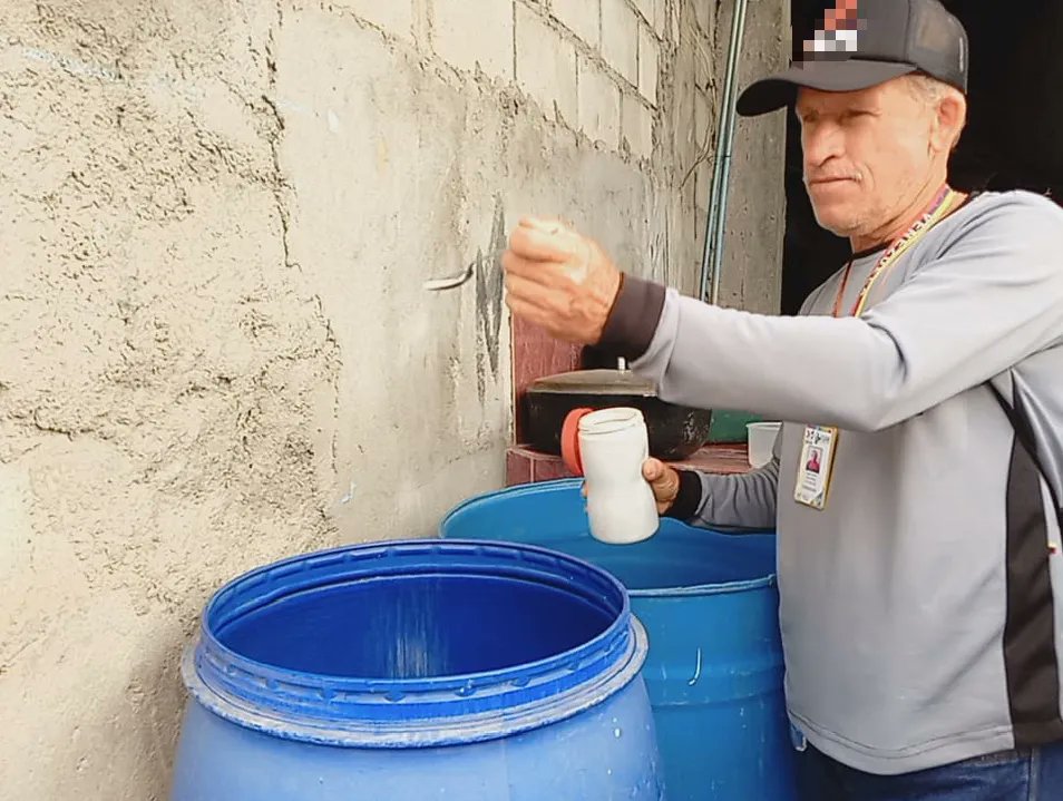 MalarioMerida18's tweet photo. Habitantes del sector Mucumbu atendidos con jornadas de abatización.
 Los residentes del sector Mucumbu de la parroquia Lagunillas del municipio Sucre, fueron protegidos a través de  jornada de abatizacion llevadas a cabo por Salud Ambiental. https://t.co/GAXYOtpx0G