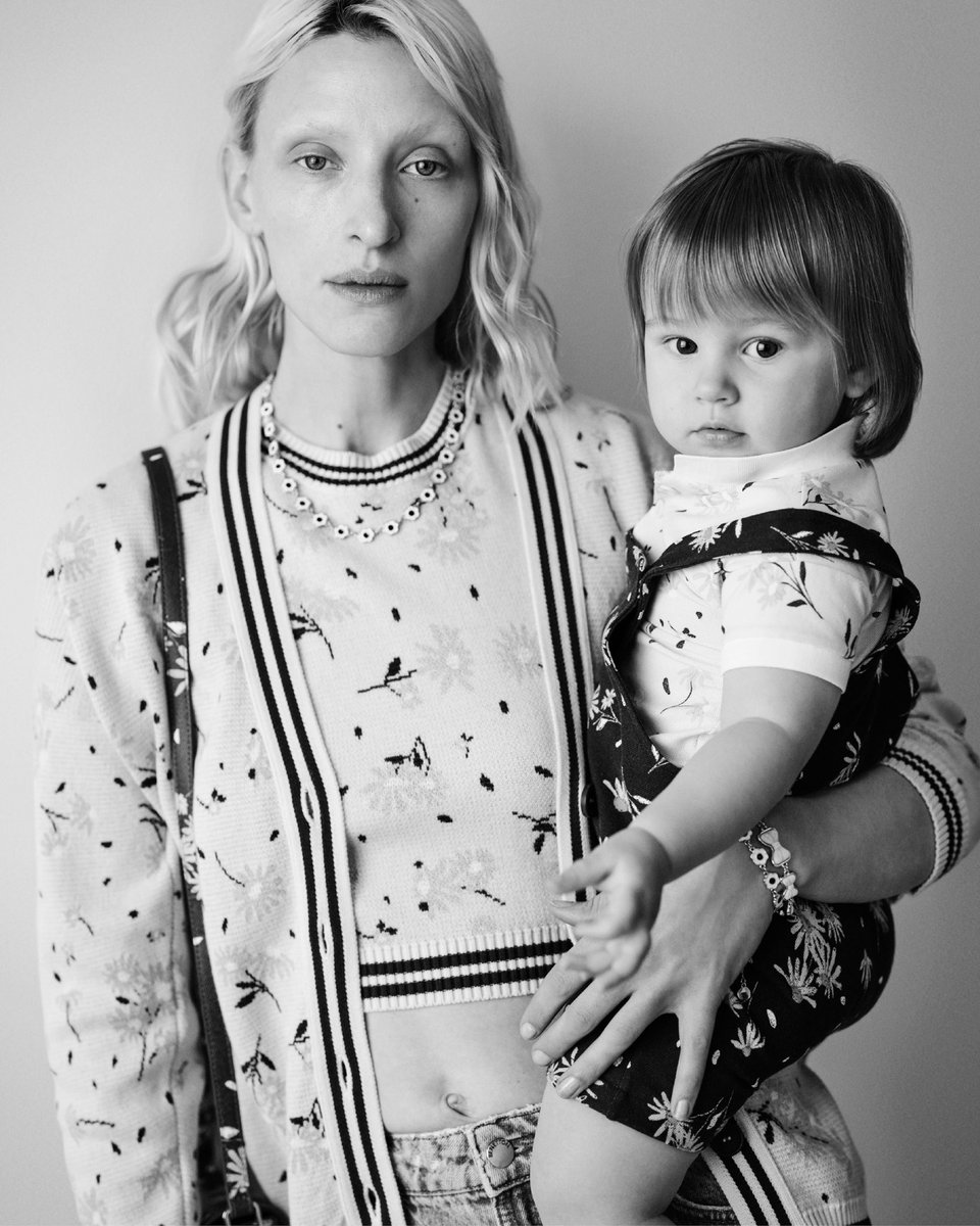 El amor es ahora.​
Con Maggie y Nora Jane.

#Benetton​ #bebenetton #SS24