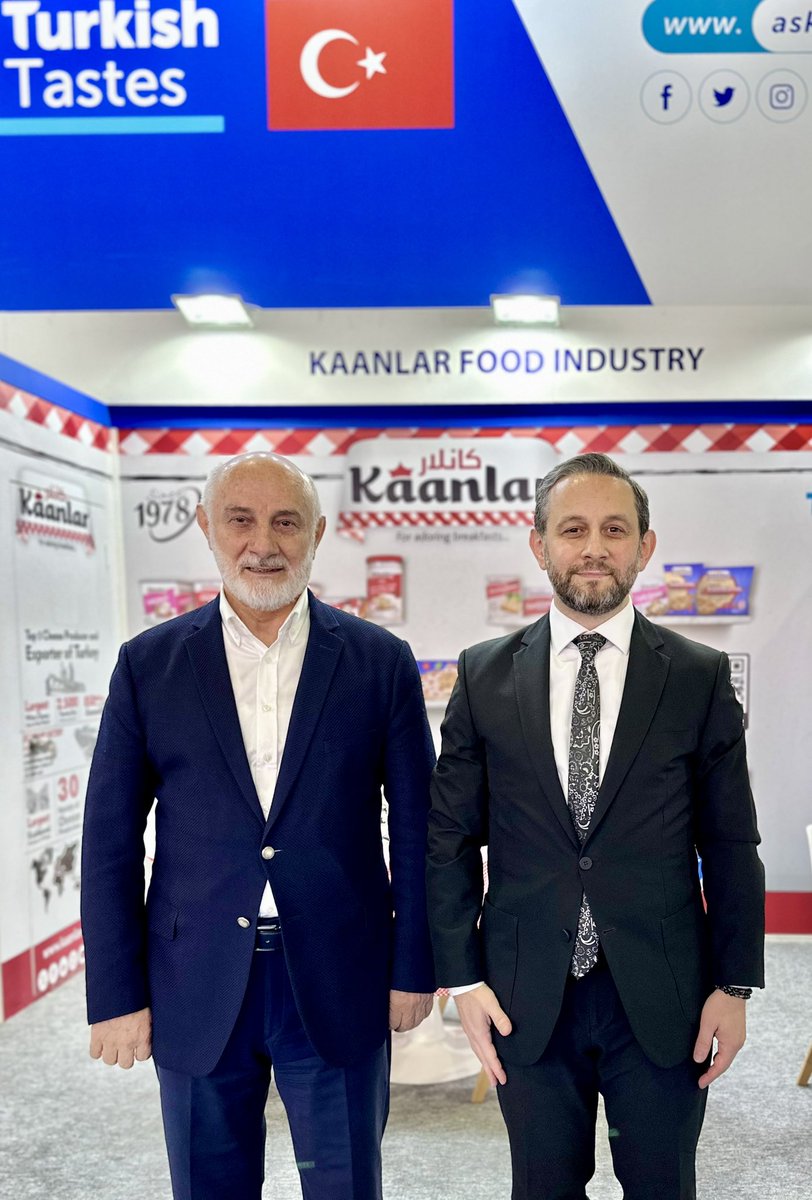 KAAN ✈️ ailesinin büyüğü ve KAANLAR firmasının kurucusu, babamız Osman KAAN ile dünyanın en büyük gıda fuarlarından birisi olan GULFOOD’da ki KAANLAR standımızdan güzel bir hatıra❤️💙