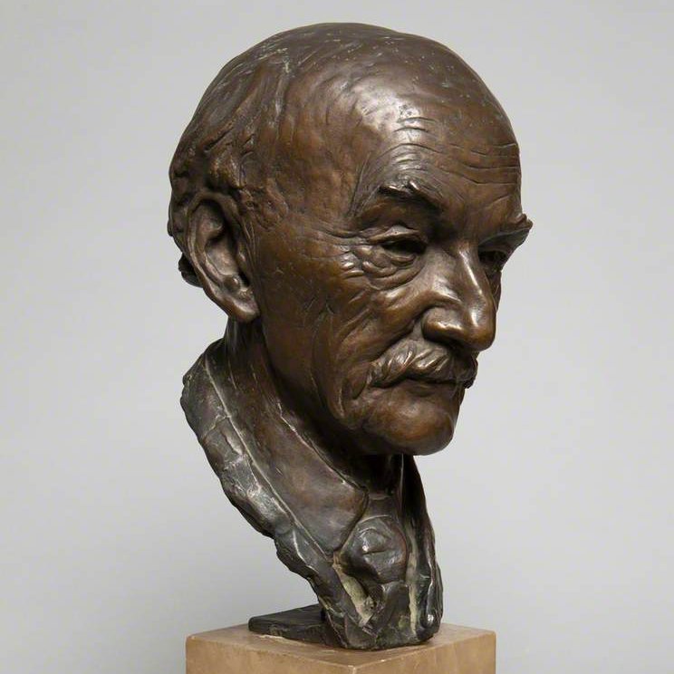 Maggie Richardson Mitchell (1883–died #OTD 1953) London born sculptor, studied at RCA, exhibited at RA, RSA, SWA and Salon, and member of @Royal_Sculptors known for portrait busts, eg this of Thomas Hardy @DorsetMuseum