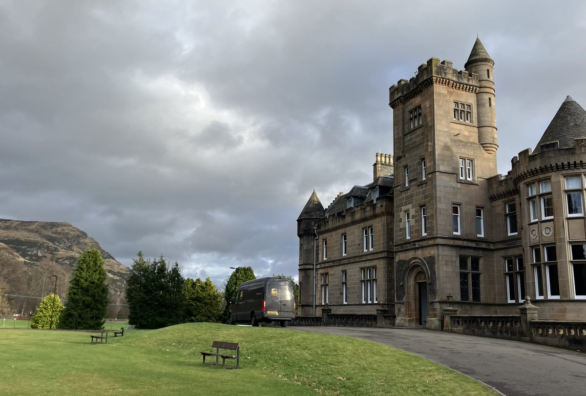 Noel Juvigny-Khenafou tweet media