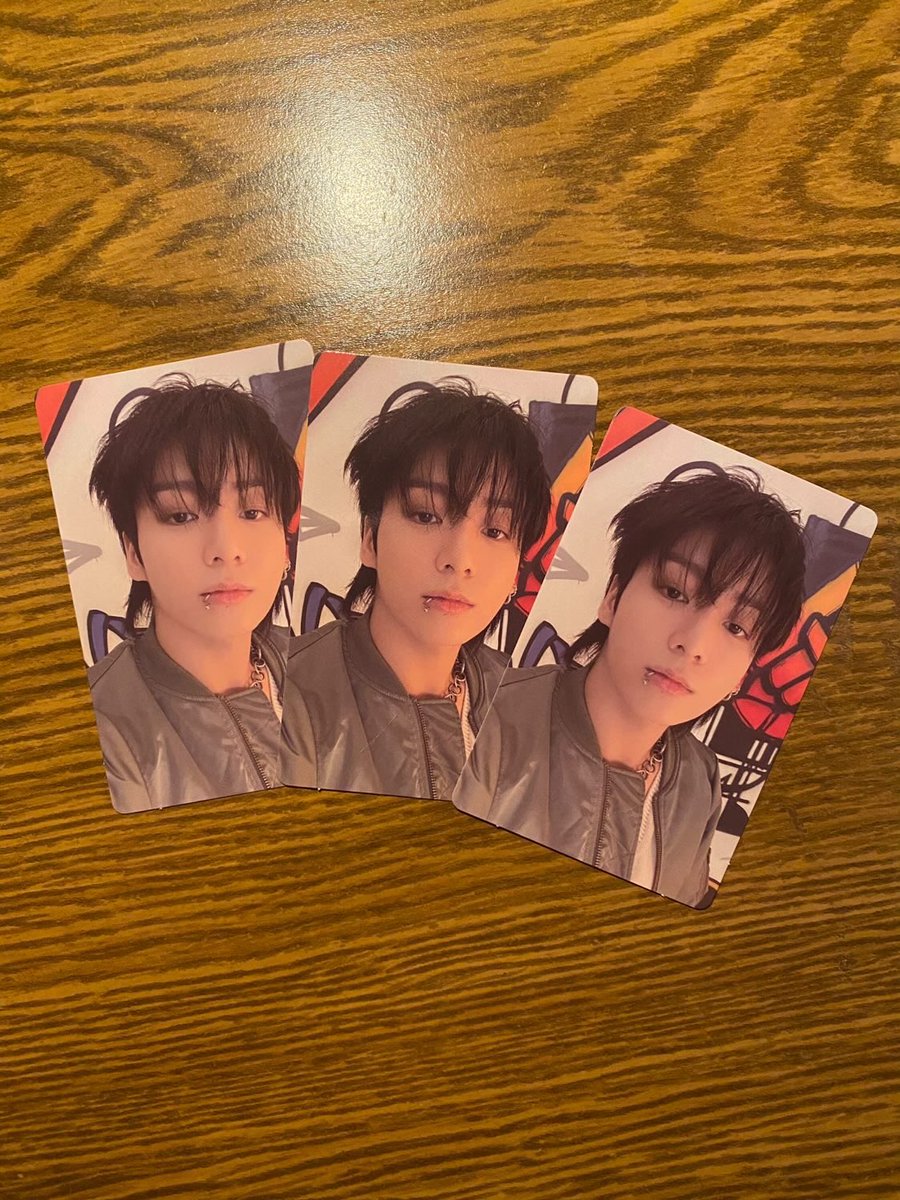 heavenamu's tweet photo. #wtt
have: the same three pcs of jungkook from golden
want: any of the pcs on the left picture
country: austria
#jungkook #jk #golden #pctrade #bts https://t.co/AEha6dqrEE