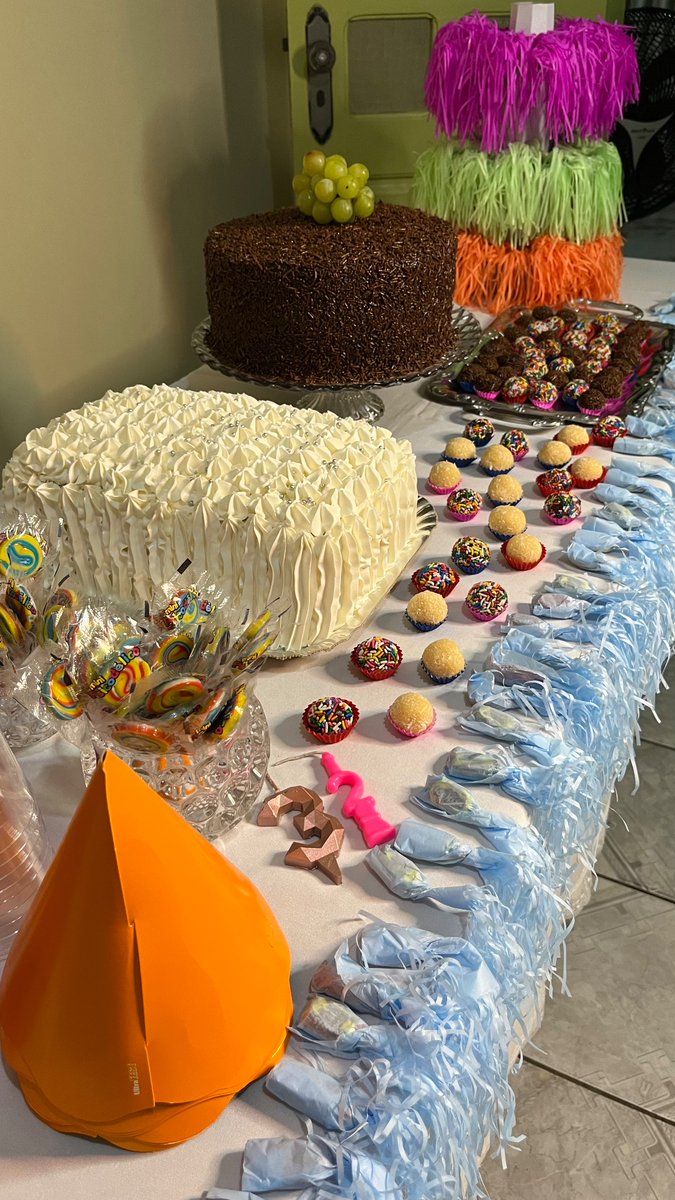 esseboloetudo's tweet photo. Trabalhamos com festa anos 90 raiz! 🤭🎂 🧑🏾‍🍳 Quantas memórias afetivas desbloqueadas aí ? Instagram @esseboloetudo https://t.co/T3Z3uS7u71
