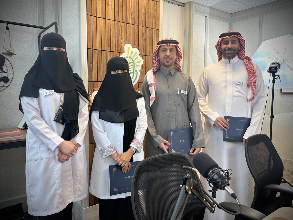 SSFCM_org's tweet photo. سعدنا في الجمعية السعودية لطب الأسرة والمجتمع باستضافة فريق حلقة
"Approach to patient with abnormal liver enzymes"
في استوديوهات بودكاست طب الأسرة العلمي #ReviveFM
ترقبونا ! https://t.co/FqJRkgCegj