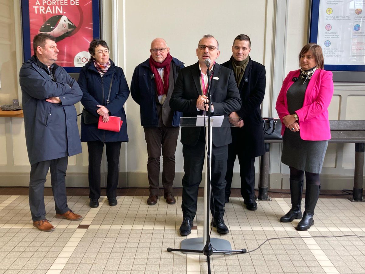 Bravo aux équipes de la Direction Régionale des Gares du GE d’avoir conçu et réalisé le pôle d’échange multimodal de Raon l’Etape. Merci à tous les financeurs, à <a href="/david_valence/">David Valence</a> d’avoir été présent pour l’inauguration ce jour et à <a href="/OlmetaDominique/">Dominique Olmeta</a> de m’avoir représenté