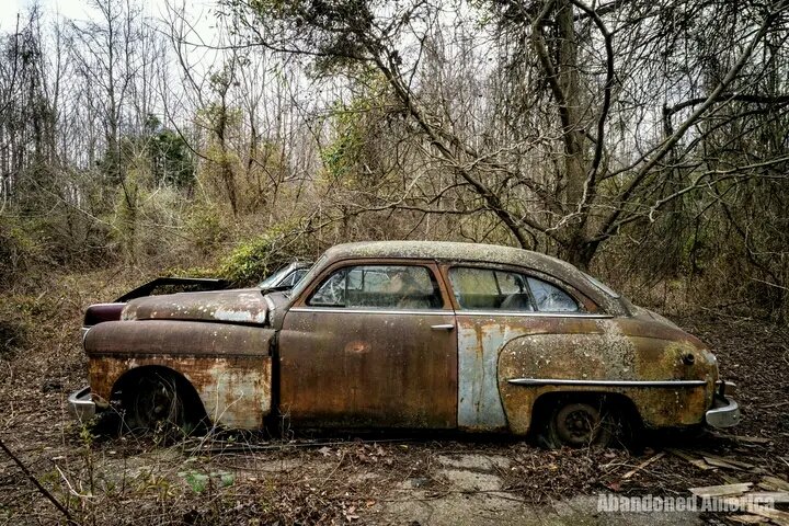 #abandonedplaces #vintagecar #CasaAPrimaVista