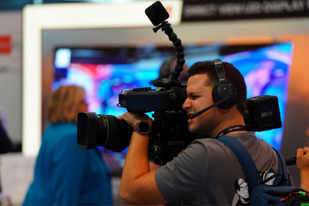 NABShow's tweet photo. Workshops at #NABShow are built for the industry, by the industry. Get hands-on experience with esteemed pros on topics including:
#Cinematography
#VR
#ContentCreation
#AI
#Drone Piloting
#CameraOperation
And so much more: https://t.co/Nd0WIF1kBJ https://t.co/ExCJc4u9Qk