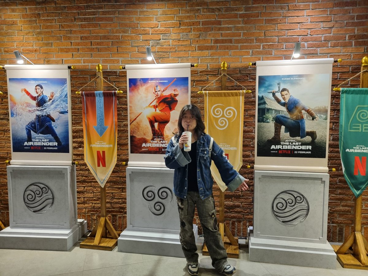 wwwWINNERrrr's tweet photo. Thank youu @WatchmenID @NetflixID Avatar The Last Airbender live action bagus bangetttttt, aku nangis πππ
#rafathar https://t.co/YmmIVFwfLM