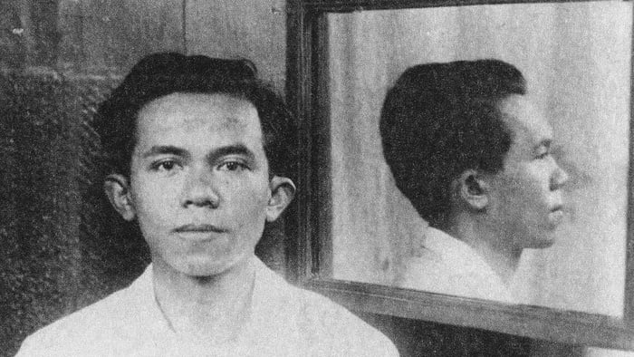 momonhistory's tweet photo. Hari ini 75 tahun yang lalu, Tan Malaka dieksekusi mati di lereng Gunung Wilis, Kediri. 

Menghabiskan waktunya untuk bangsanya, Bapak Republik Indonesia ini justru tewas di tangan bangsanya sendiri. Here u go sekelumit memori tentang sang Patjar Merah. https://t.co/KdNr1WqxuD