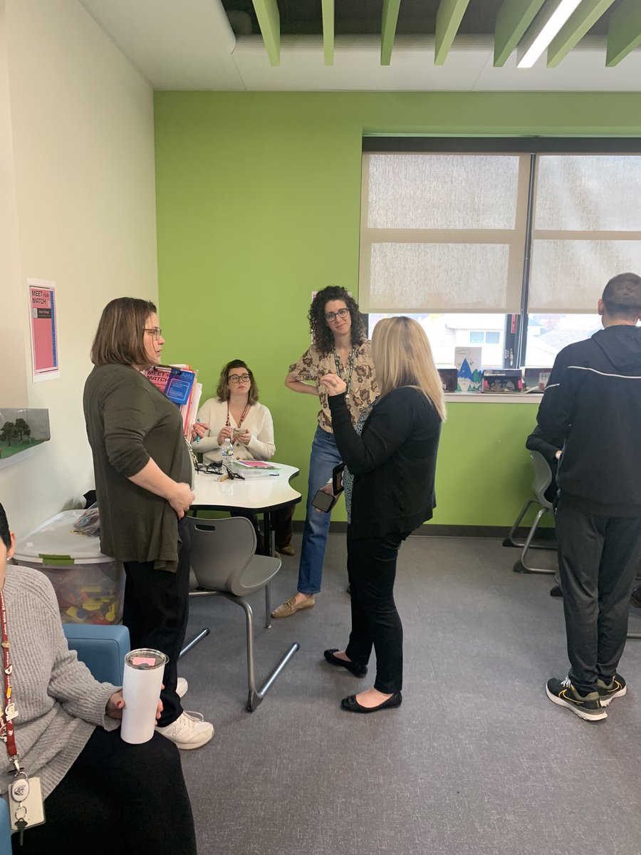 jm401_trojans's tweet photo. #popuppd for faculty to โMeet Your Matchโ. Teachers collaborated on learning active learning strategies to increase student engagement and peer collaboration. Thanks @DominiqueByrnes and @JamieKanas for hosting. #ourteachersareamazing https://t.co/uNsz18UJi1