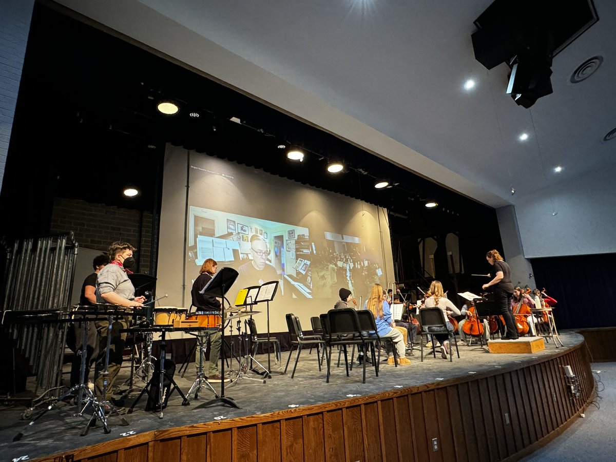 iReyn's tweet photo. "We have the technology!"
Through the power of @Zoom &amp; the global language of music, our @BaySchoolsOH HS orchestra students (under the direction of Mrs. Carrie Singler) had the opportunity this morning to perform &amp; practice with the composer of a song in their upcoming concert🤯 https://t.co/y8UUd6hWcA