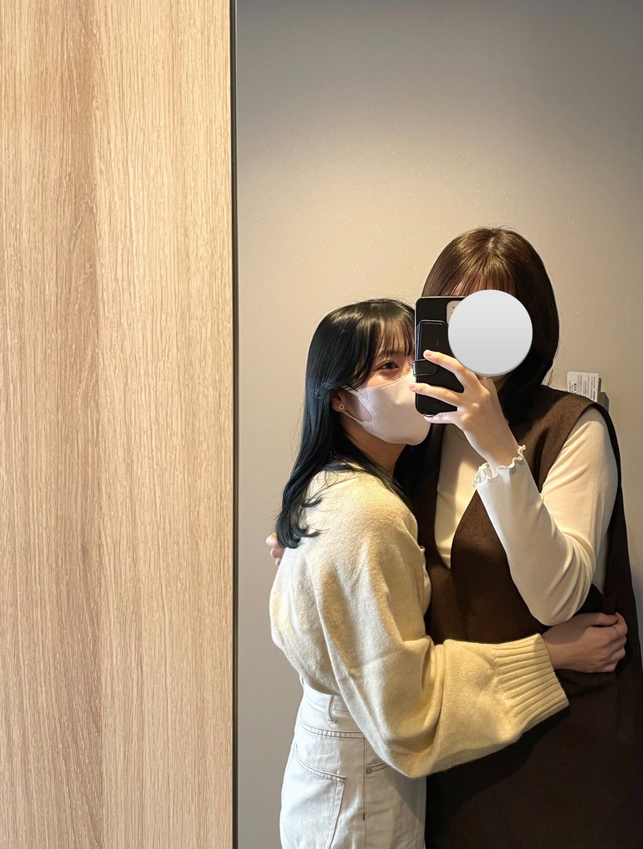 06kn__'s tweet photo. こう見えて彼女年上なの可愛い https://t.co/o8KuRpw3n4