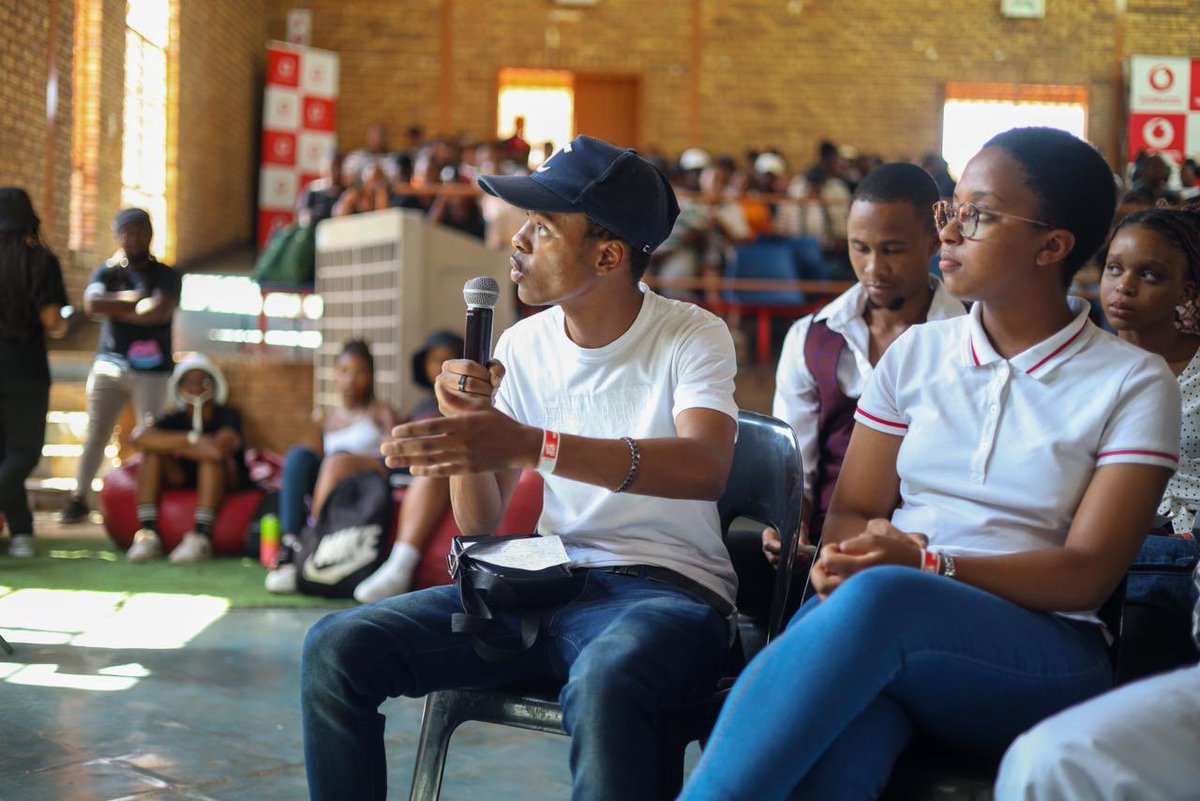 sne_mbhele08's tweet photo. NXT LVL Mode: ON 🙌 TUT Sosha, #TheLIVEThread is happening right now and it's giving epic coaching chats, fire entertainment and an electric vibe 🔥🔥 https://t.co/DfVG3v4uLY