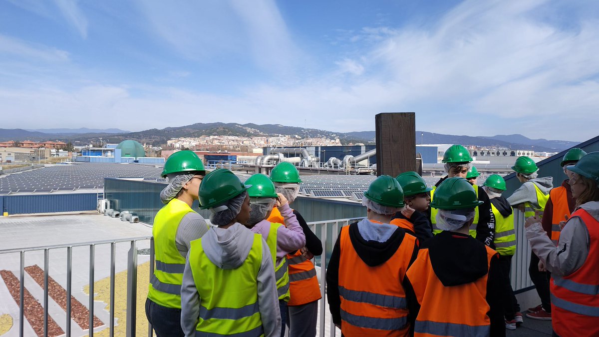 InsPereRibot's tweet photo. Amb 2n d'ESO visitem el Centre Integral de Revalorització de Residus del Maresme.
Som-hi! #treballperprojectes
@VilassardeMar @vilassarradio @SSTTMVO https://t.co/HpC38BYSnd