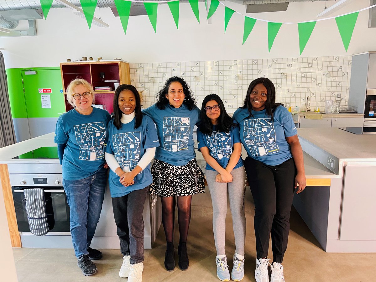 We want to give a huge shoutout and thank to @Mayors Fund for London for connecting us with their corporate partner @Bloomberg who volunteered their time at the hub last week. Working together to make the world a better place, your energy and enthusiasm were contagious!❤️