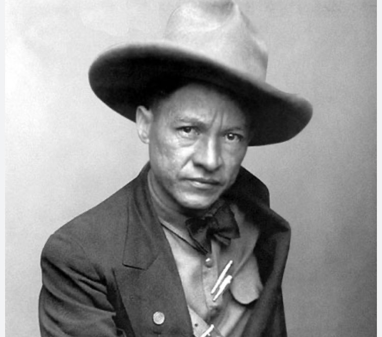 …rojinegro pañuelo lleva en el cuello rumbo al chipoton, patria o muerte repiten los campesinos de wiwilí…
#90SandinoSiempreMásAllá 
#UnidosEnVictorias 
<a href="/ColochaSan/">Colocha San🇳🇮</a>