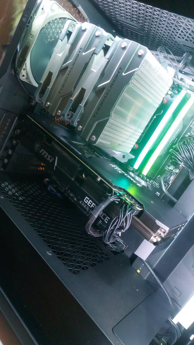 OgFrost93's tweet photo. RTX 3080 Installed let's gooo @Daffm8 @DhuwenGG @iMkVII https://t.co/aJrv00YU13