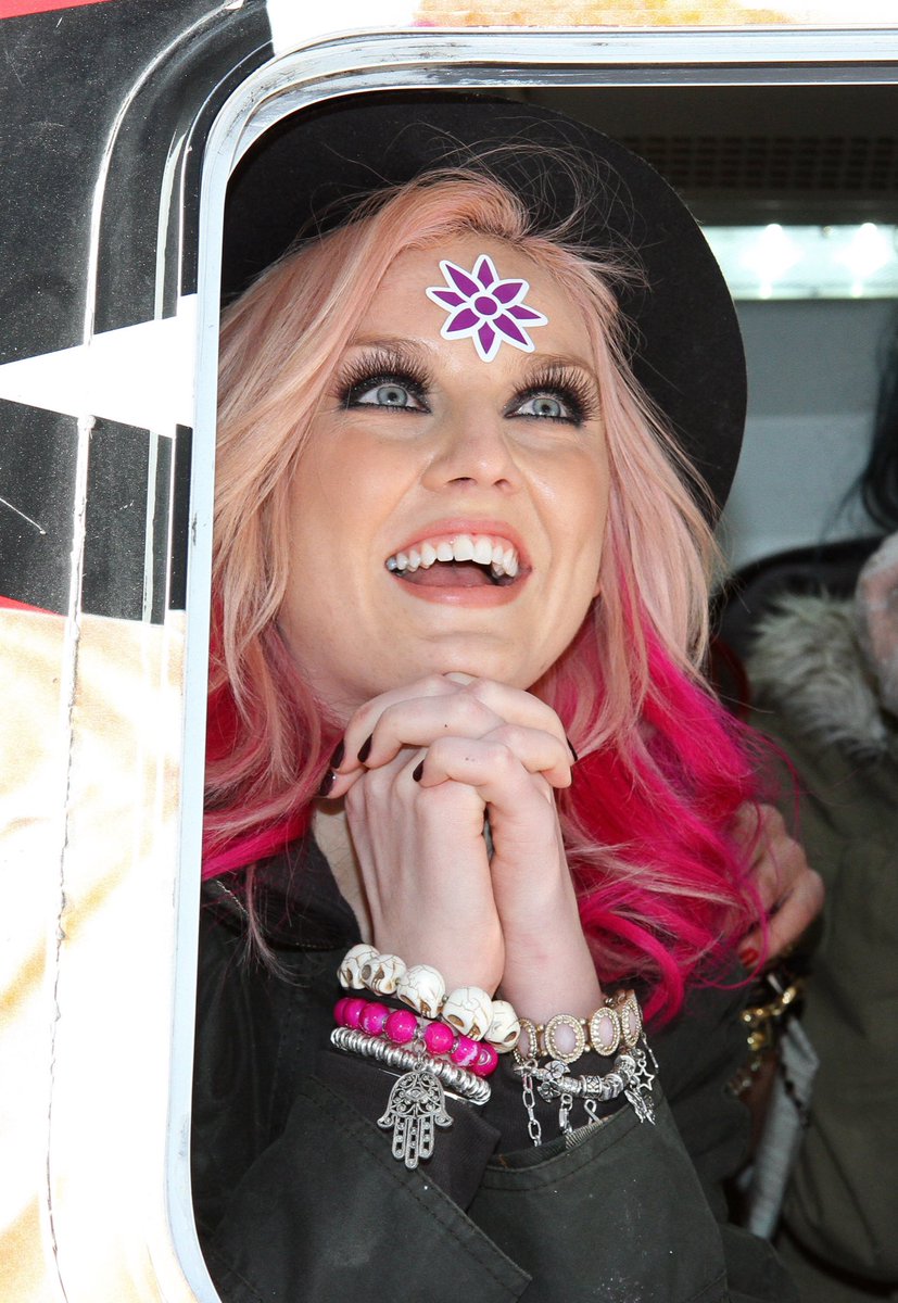 perrie pics❤️🔥 tweet media