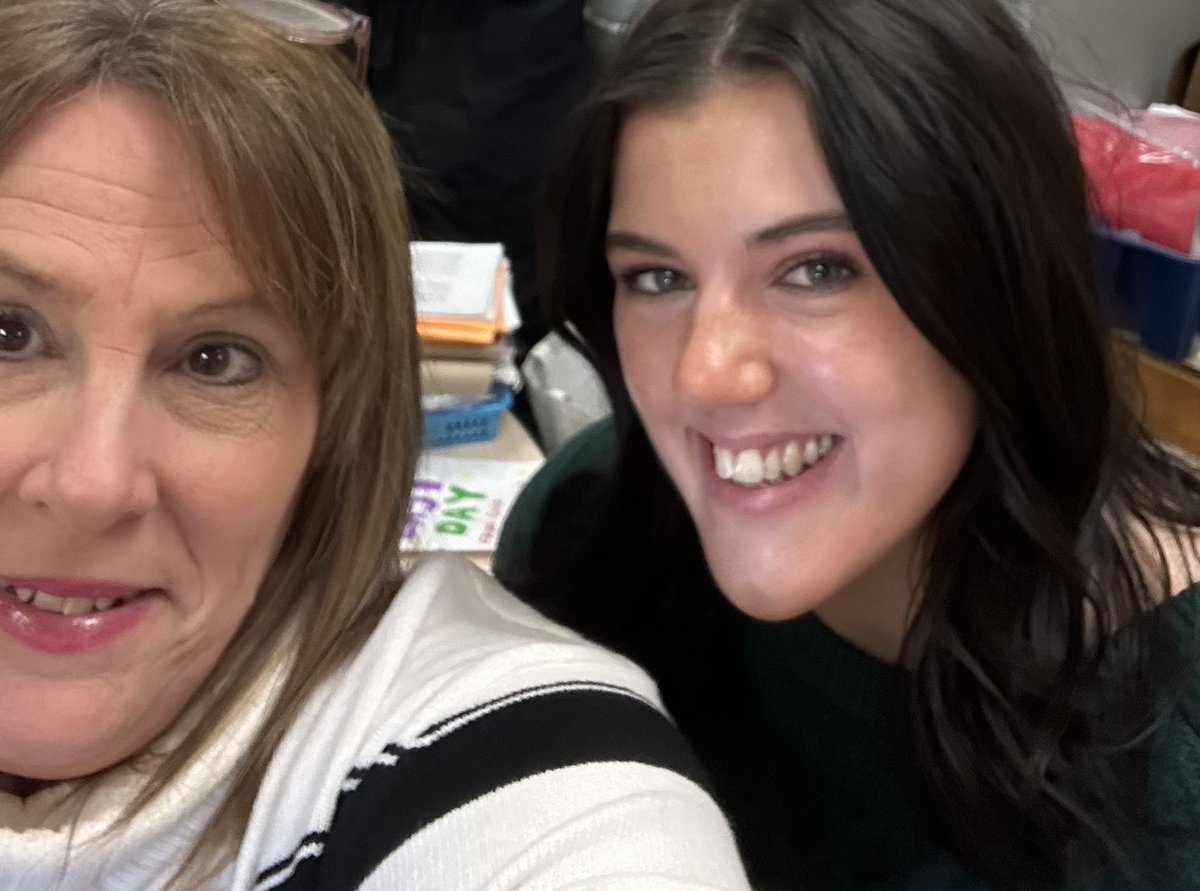 VatersJennifer's tweet photo. I was so very blessed to have this fine MUN Education student with me for the last 2 weeks. She was truly a Godsend and is going to make a fabulous teacher.  She is a natural!!! Thank you Julia Bishop. 
@Hazelwood_Elem @NLSchoolsCA https://t.co/roxydCoiI2
