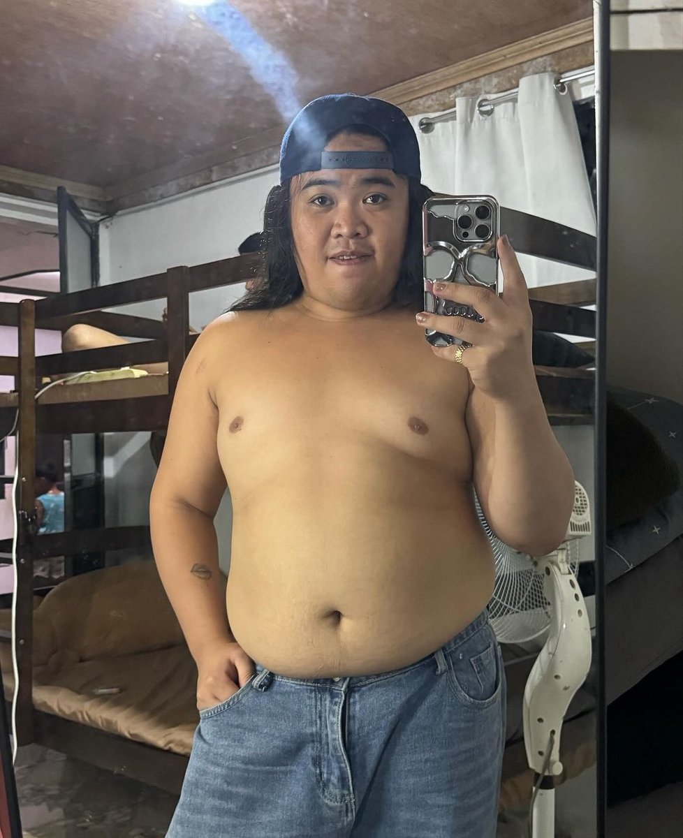 iceeneoo's tweet photo. theyspo asf! YAN ANG NON BINARY https://t.co/ol1oMgDM4s
