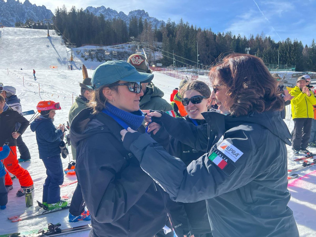 Oggi sulle piste del Monte Baranci di San Candido, prima giornata di gare della Coppa Europa di sci alpino Paralimpico, organizzate dalla Federazione Italiana Sport invernali paralimpici (FISIP).
#UnaForzaperilPaese #forzearmate #sport #sportparalimpico #paralimpiadi #scialpino