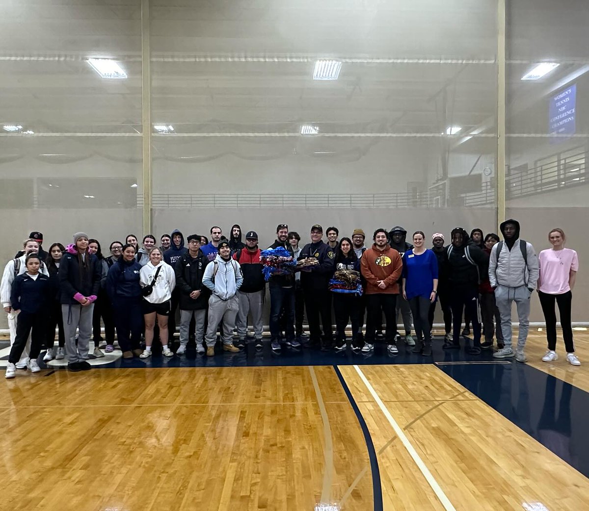 judsonESS's tweet photo. It was an awesome day on Friday! Our ESS students made over a dozen blankets for @ElginPD ! Thank you to everyone who participated and @ElginPD for partnering with us for the 4th year in a row, we are blessed to have this opportunity to give back! @judsonu #judsoness https://t.co/ADXDD9PzTY