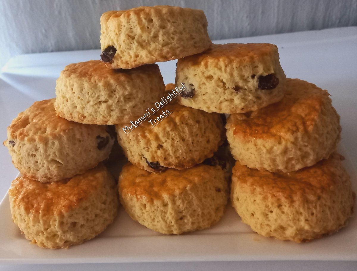 Nyavhulungu's tweet photo. Lemon ๐ and raisins scones
#selftaughtbaker
#bakedwithlove
๐Pretoria Brooklyn https://t.co/h4iRM1FQBK