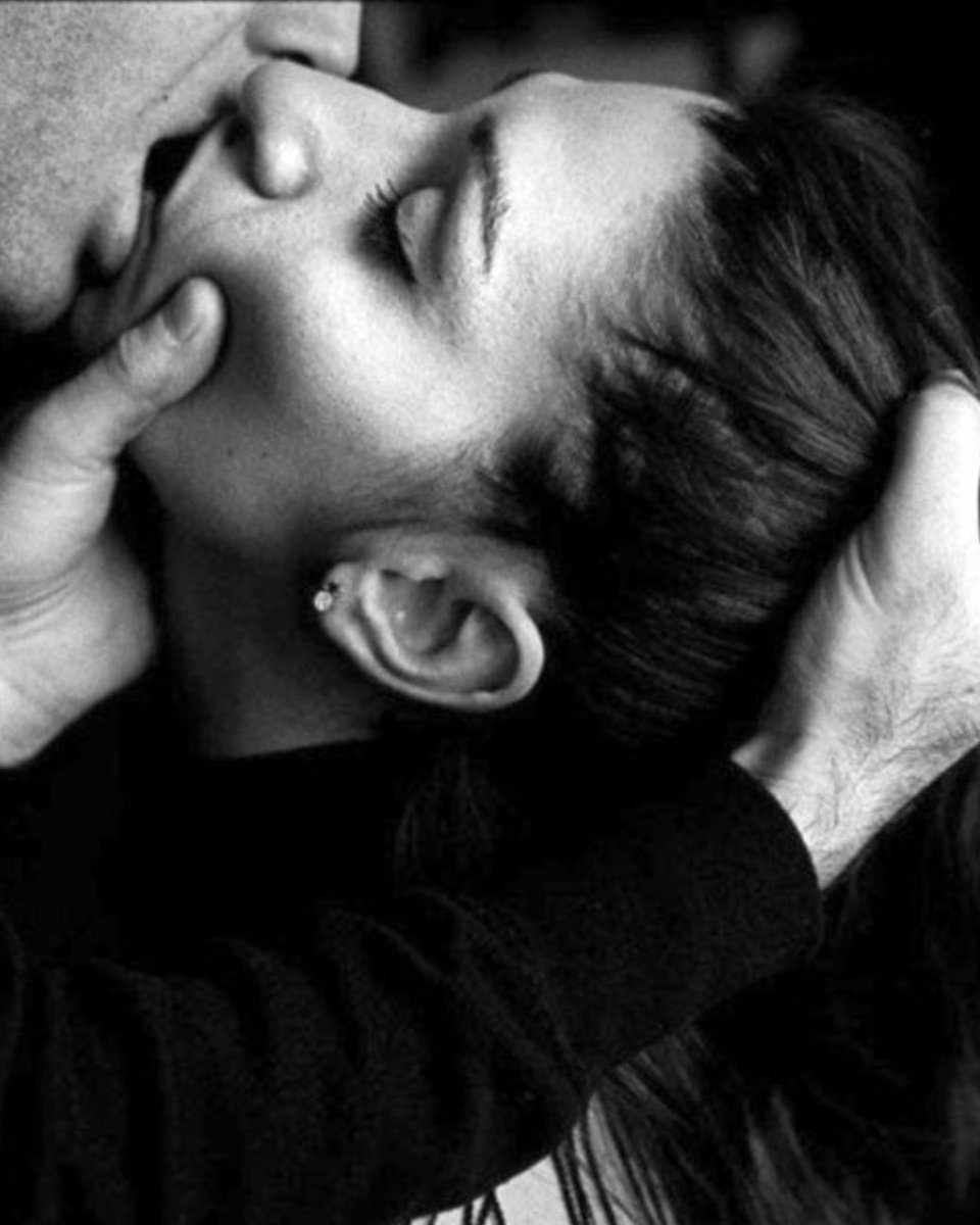 Rough kisses
Unleashed desires
Kneeling for Him
Trembling anticipation
His hand grips my hair
He tightens His fist
And pulls

(unleashed desires)

#SeductiveEchoes 

That 👊