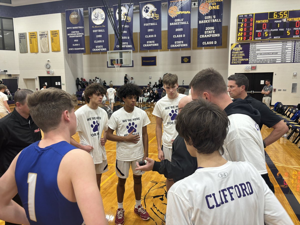 FEAS_Panthers's tweet photo. The Boys Varsity Panthers took it to Onekama 59-36  celebrating Parents Night as well as our seniors last game.  

FHS fans also showed their support for Reece Clifford as he battles an illness.
💛💜💛 https://t.co/aq0xkzLNYf