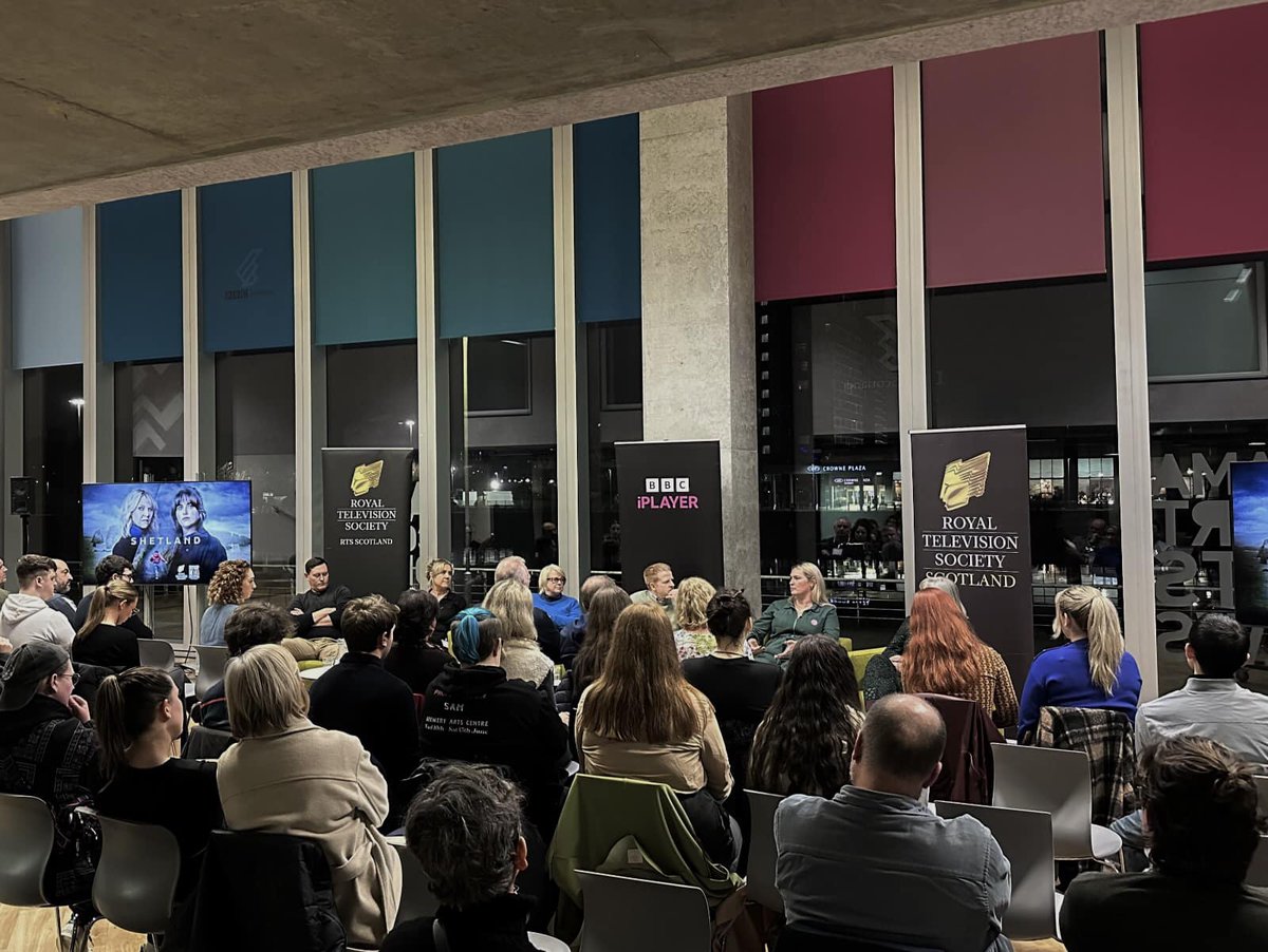 Scotlocs's tweet photo. Some great shots of Tim on the panel as the Supervising Location Manager… A behind the scenes conversation about the filming of Shetland Series 8 at Bring The Drama Festival.
#locationmanager #locationscouting #FilmingLocation https://t.co/twJB9cWrxv