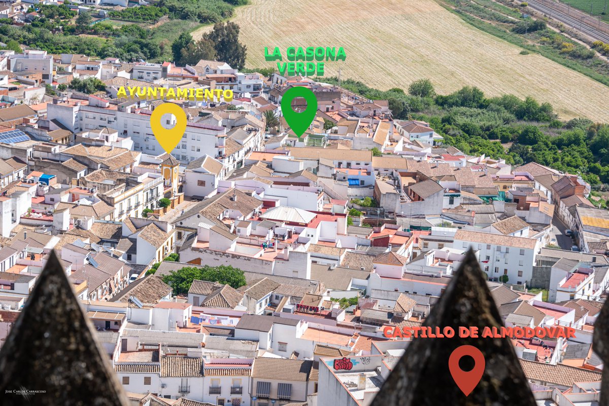 Desde el fabuloso @CastilloAlmodov  se divisa nuestro #pueblo y #SierraMorena de fondo.
📷¿Dónde nos encontramos?
Muy fácil, sigue el color verde 📷, mira a la derecha de nuestro @AytoAlmodovar  y nos encontrarás 📷

#cordoba #almodovardelrio #castillodealmodovar #andalucia