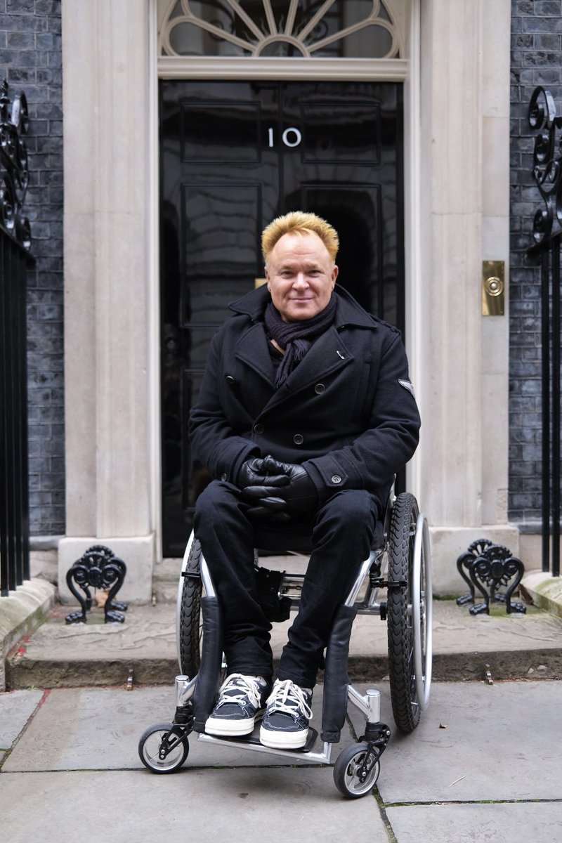 Mik Scarlet tweet media