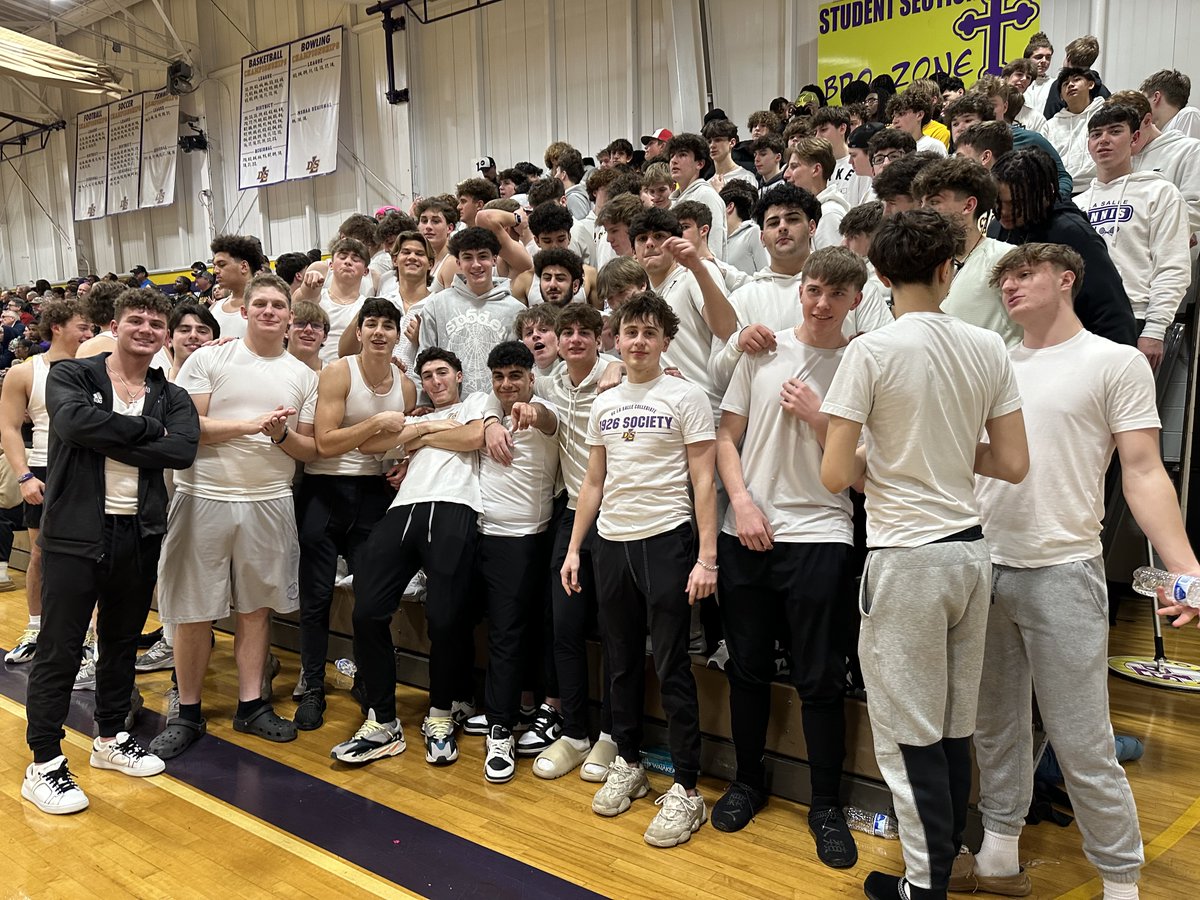 DLSPilots's tweet photo. It was a night to celebrate at DLS last night:
-  Wins for Freshman, JV &amp; Varsity Basketball; recognition of varsity tennis' all-state academic honors; tennis Coach AnnMarie Michol named Michigan Coach of the Year; Phoenix Glassnor’s 1,000th career pt; &amp; Senior Night! 
@coachrohn https://t.co/ZIGzTcbZWh