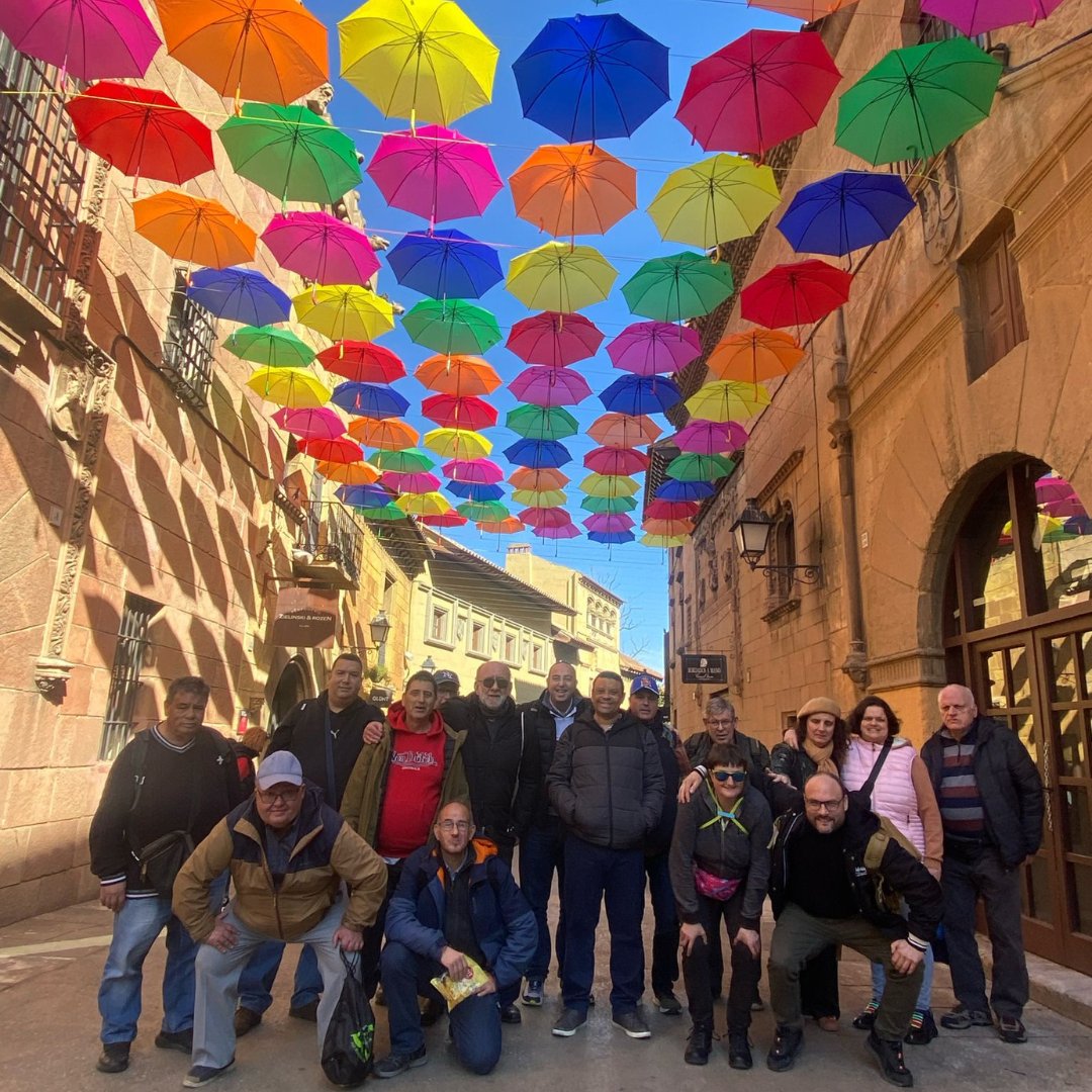 Ass_fsmental's tweet image. Els amics dels Clubs Socials de Figueres i de Girona (El Cercle), han marxat tres dies a Barcelona de Respir Familiar. Ja ens han fet arribar les primeres fotos. Esperem que gaudiu d&apos;allò més! @dipsalut @dsocialscat @salut_cat #sortides @girona_cat @ajfigueres @SalutMentalCat