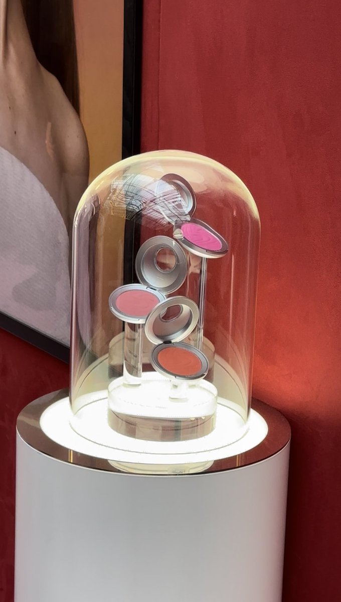 AGTourFR's tweet photo. #INFO : Aujourd’hui c’est le deuxième et dernier jour de l’#HypernovaHotel à Paris 🥹 @rembeauty 

Qui a pu y aller ? 👀 https://t.co/vv5U5zEXAc