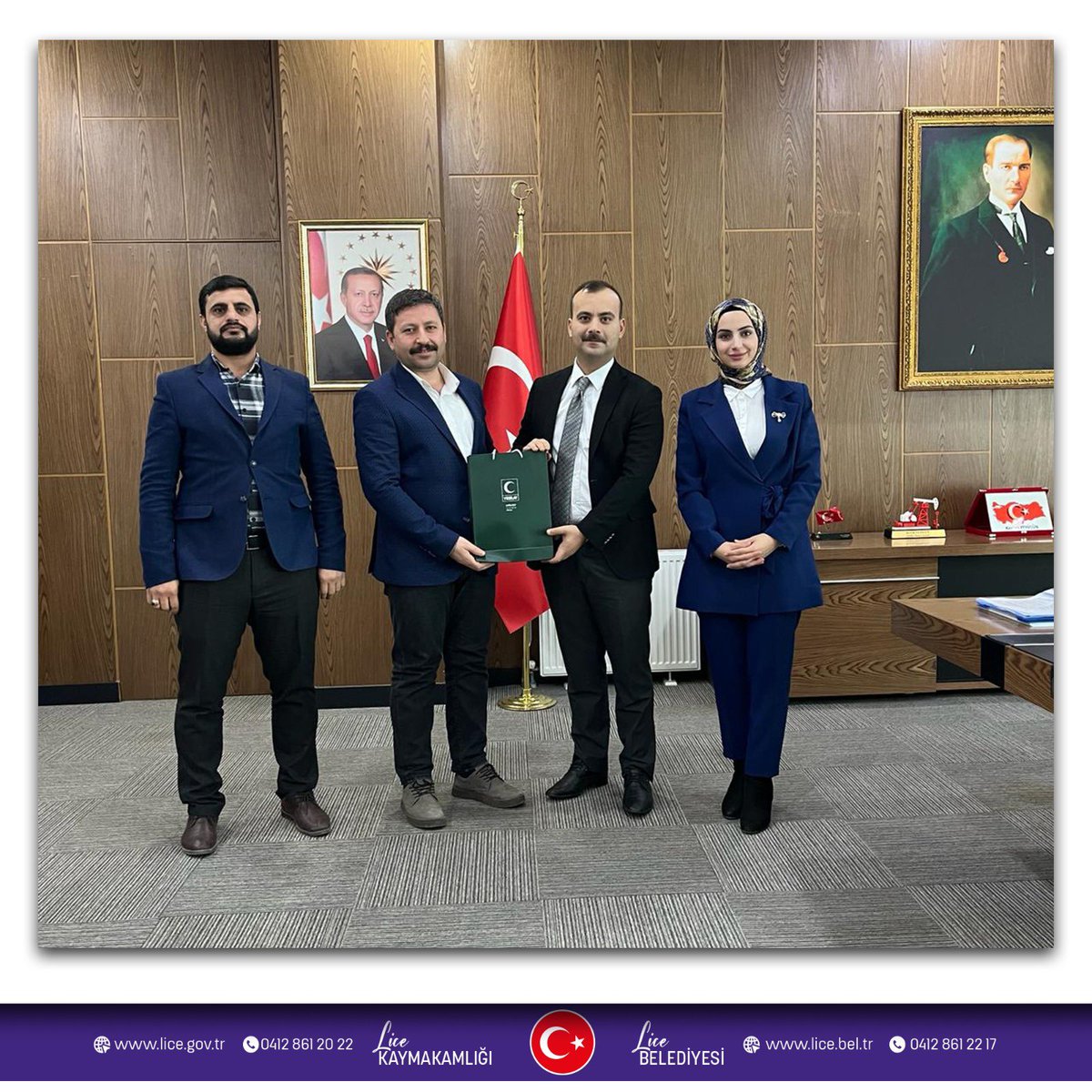 ➡️Kaymakamımız/Belediye Başkan V. Sn. Kerem YENİGÜN  

YEŞİLAY Diyarbakır Şube Bşk. Fesih AKTAŞ, Kadın Komisyonu Bşk. Sinem EŞSİZ ve Lice Temsilcisi Vedat ORAK’ı makamında kabul etti. 

Heyet, Yeşilayımızın İlçemizde uygulayacağı projeler hakkında bilgi verdi.