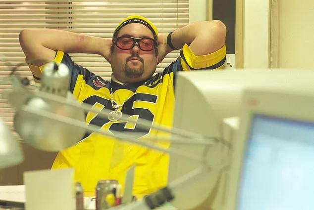 ComedyQuotesTV's tweet photo. RIP Ewen MacIntosh. Such a scene stealer as @StephenMerchant said. https://t.co/tZ5LBNmt7M
