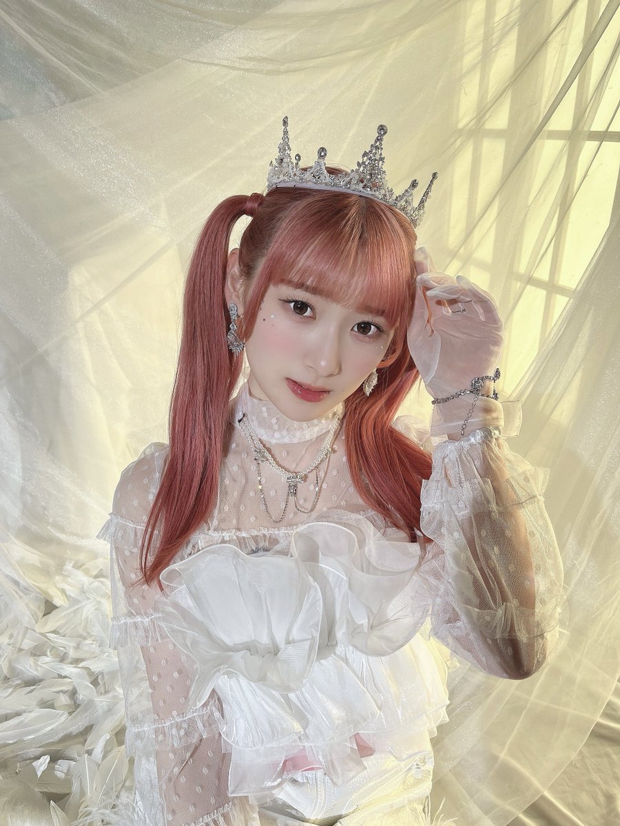Kiara Tiara 」MV公開から1年……🪽⟡.· 初のソロ曲、私には大きすぎる