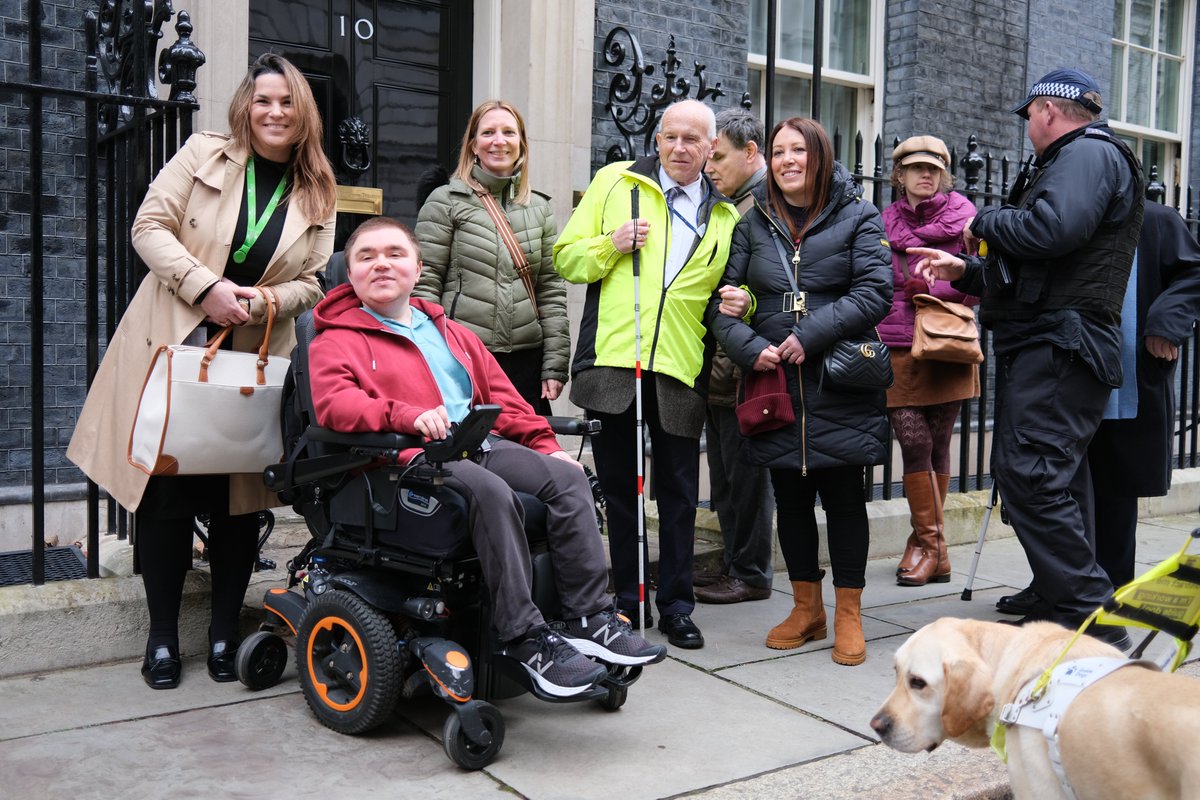 Yesterday @NFBUK, @SurreyCoalition & @InclusionLondon petitioned at No. 10 about unsafe, and unusable floating bus stops. More than 250 organisations support their call to immediately cease the use of floating and Copenhagen-style bus stops. Credit: Simon Lamrock