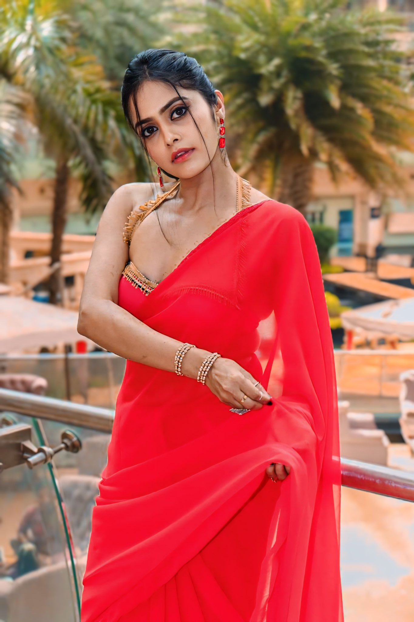 GG3p4eSXoAEr2Lx?format=jpg&name=large