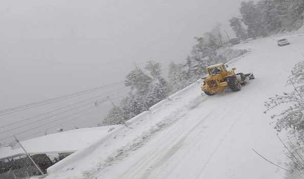 TheNewsRadar1's tweet photo. 💥81 roads, 254 electricity transformers closed in Himachal's Chamba distt 💥

#HimachalPradesh #ChambaDistrict #TNR 
#InfrastructureDamage #RoadClosures #PangiValley #SnowfallImpact
@CMOFFICEHP 

Read Full Article👇

https://t.co/NfbyA1A6LY https://t.co/jpnXnomSIQ
