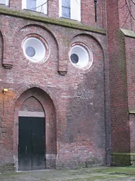 MsSarahSimons's tweet photo. Reading loads of academic papers face pareidolia at the mo (seeing faces in inanimate objects). 
I LOVE that's it's a proper neuroscience thing. Of course it's hard not to see faces on stuff in our house whenever Tom's home &amp; goes through a 'sticking goggly eyes on stuff' phase. https://t.co/L15aKtgpzq